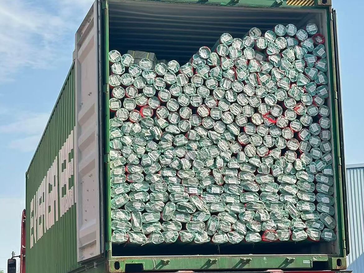 Delivery of stainless steel pipes