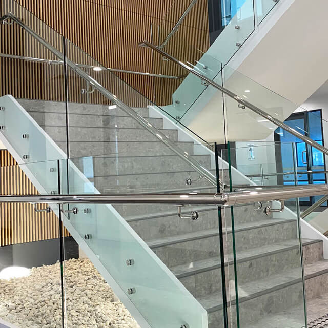 Glass railing